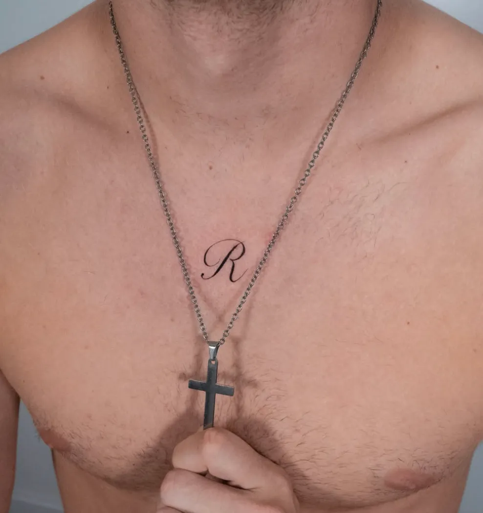 Tatuaje de estilo fine line
