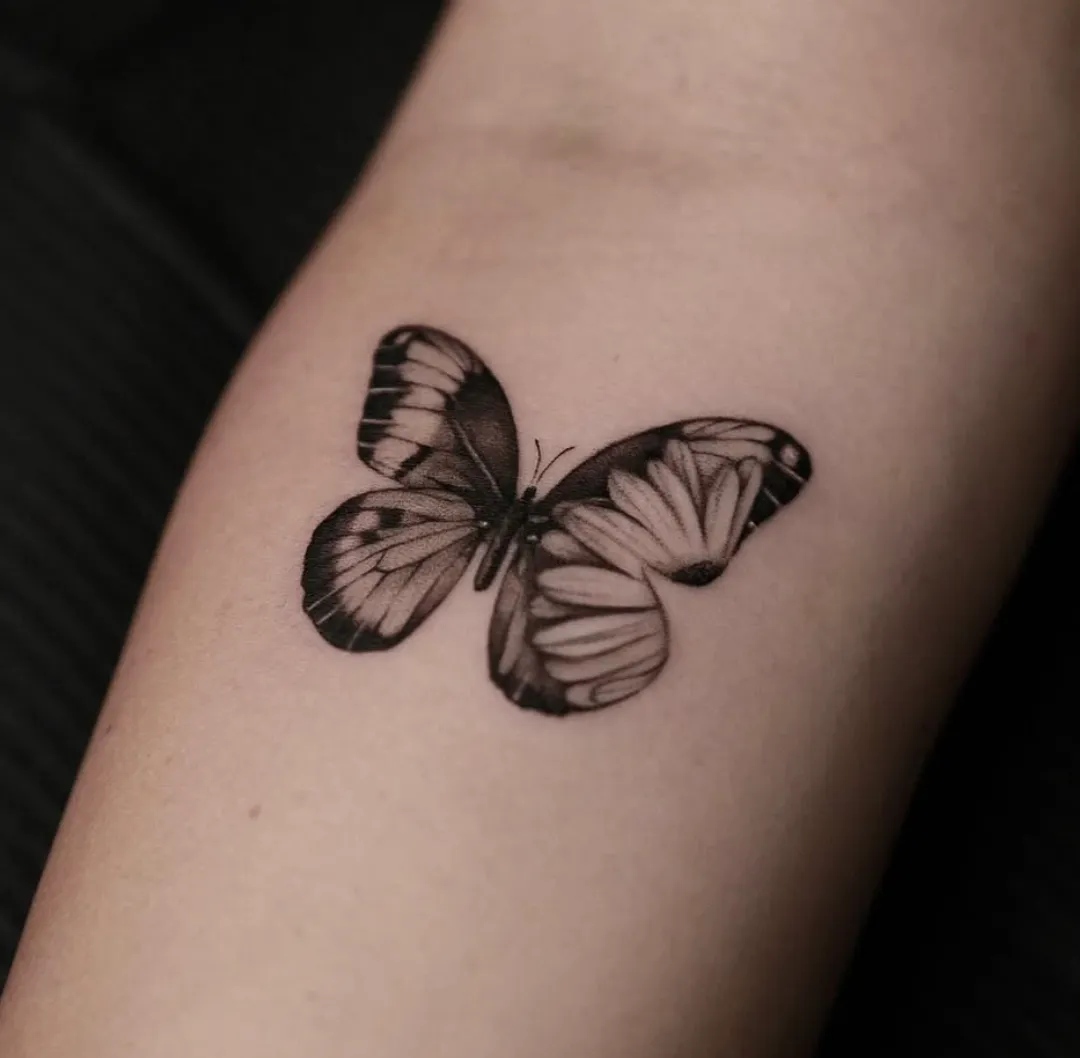 Tatuaje de estilo microrealismo