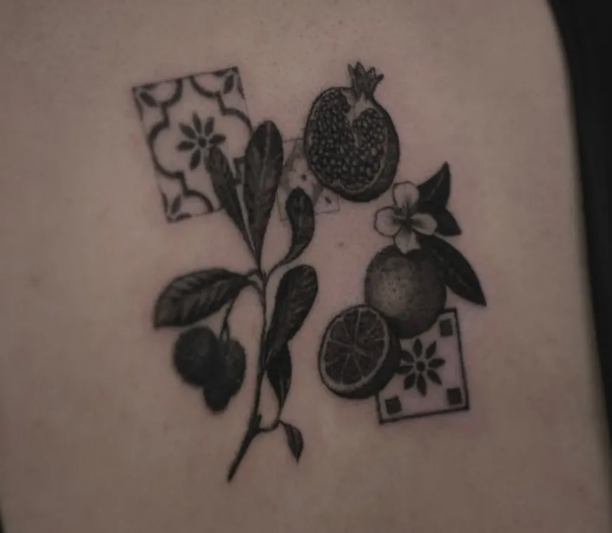 Tatuaje de estilo microrealismo compositivo